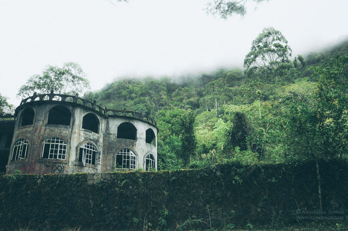 Opuszczony pałac w Bajo Mono, okolice Boquete - Panama